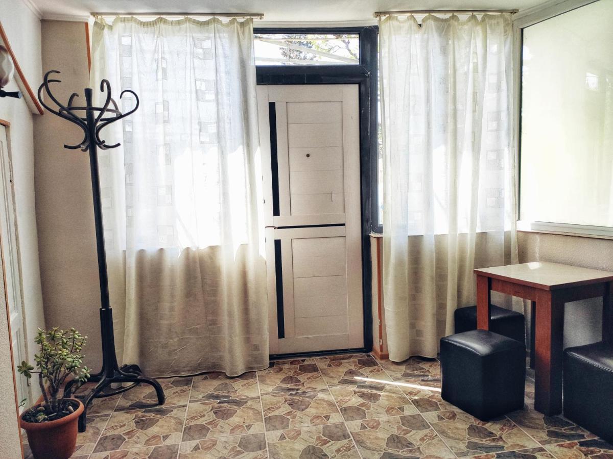 Guesthouse Ttt-1 Tbilisi ภายนอก รูปภาพ